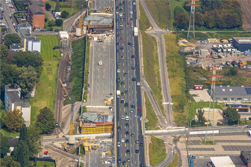 Baustelle für den Ausbau der Autobahn A1 und Brückenbauarbeiten nahe der Hansastraße in Unna.