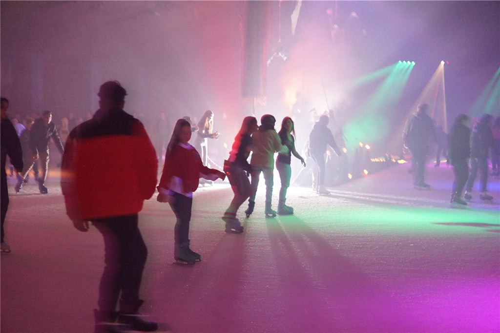 Eishalle Bergkamen erlebt Einbruch bei Besucherzahlen Bei der großen Eisnacht am Samstag, 2. April, wird es Licht- und Musikeffekte auf dem Eis geben.
