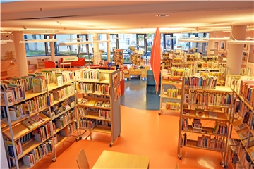 Beim Spielen ist ein dreijähriger Junge aus einem Obergeschossfenster der Stadtbibliothek im ZIB gestürzt. Die Untersuchung zu dem Vorfall ist jetzt abgeschlossen.
