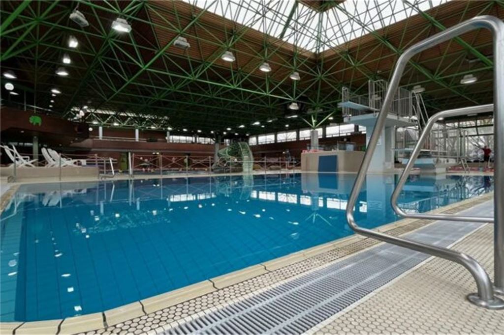 OB-Kandidat Martin Cremer: "Die City hat ein Sicherheitsproblem" Schwimmbecken im Nordbad in Dortmund.