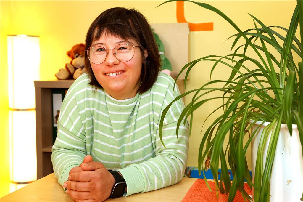 Gelebte Inklusion: Annika Schmidts Alltag in der „Villa Kunterbunt“ Annika Schmidt aus Bergkamen lächelt in die Kamera.