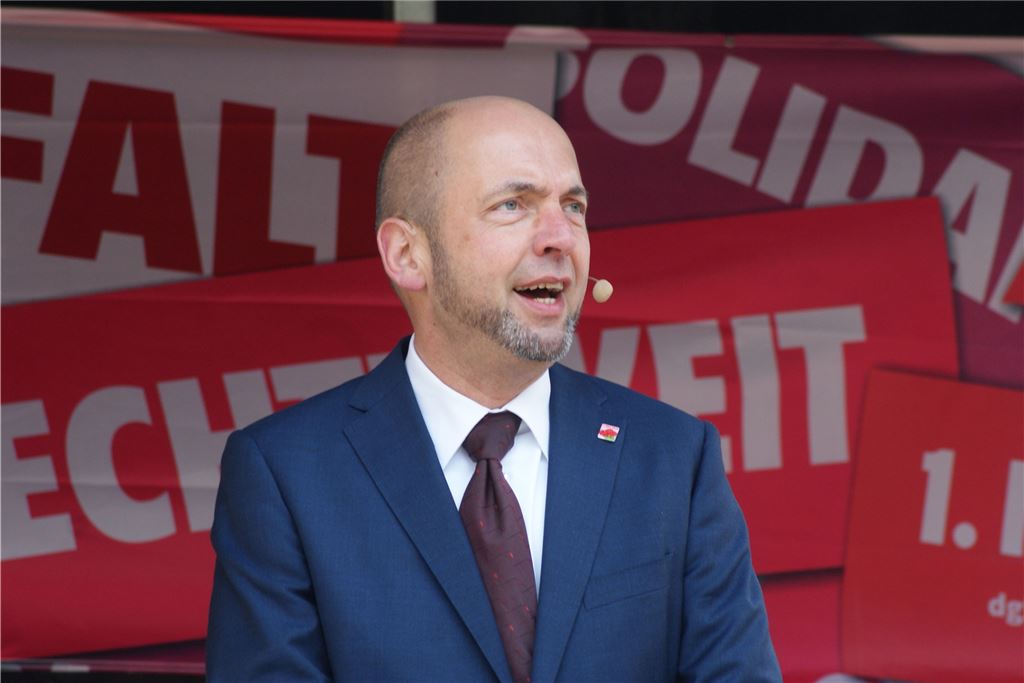Kein König, kein Dreisbusch: Paukenschläge bei der Kandidatenkür der SPD für den Stadtrat Bernd Dreisbusch übernimmt die Geschäftsführung im traditionsreichen und großen Verdi-Bezirk des Mittleren Ruhrgebietes. Weil ihm dann für ein politisches Ehrenamt die Zeit fehlt, will auch er nicht mehr für den Stadtrat von Unna kandidieren.