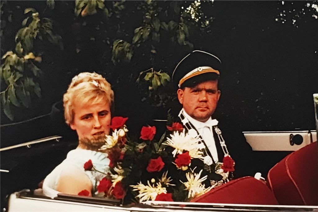 Besonders schönen Blumenschmuck wird es beim  Königsball 1968 gegeben haben. Denn Johannes Ahland, der Gründer des Gärtnereibetriebs Ahland in Bork, hat den Vogel abgeschossen. Zur Königin wählte er Josefine Langenkämper. Am zweiten Festtag weihte der Cappenberger Pfarrer Palm das Ehrenmal an der Kreuzung Langernstraße/Osticker Berg ein. 