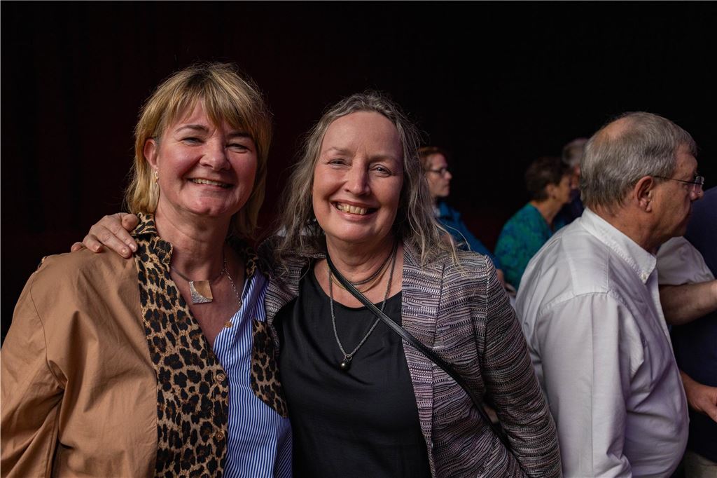 Beste Freunde bei bester Musik und eine volle Tanzfläche – so feiert Ü50 in der Lindenbrauerei in Unna!
