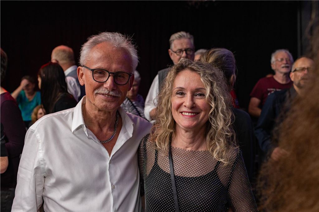 Beste Freunde bei bester Musik und eine volle Tanzfläche – so feiert Ü50 in der Lindenbrauerei in Unna!