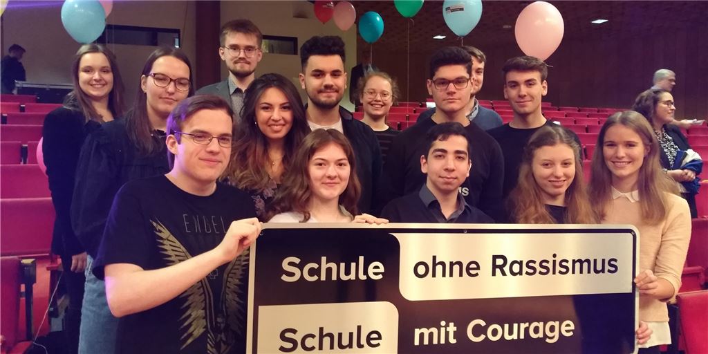 Am Auschwitz-Gedenktag wird die Gesamtschule Fröndenberg „Schule ohne Rassismus“ Am Auschwitz-Gedenktag wird die Gesamtschule Fröndenberg „Schule ohne Rassismus“