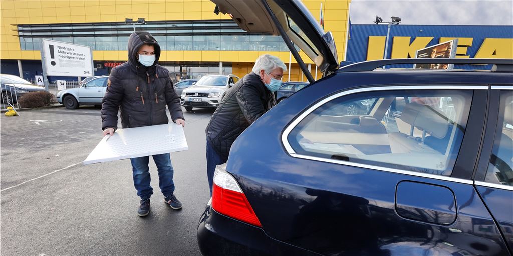 Von Ikea bis Zurbrüggen – so gibt es den Termin zum Möbelkauf Bei manchen Möbelhäusern reicht ein Anruf oder ein Vorsprechen am Empfangsschalter, andere wie Ikea setzen auf online gebuchte Einlasstickets.