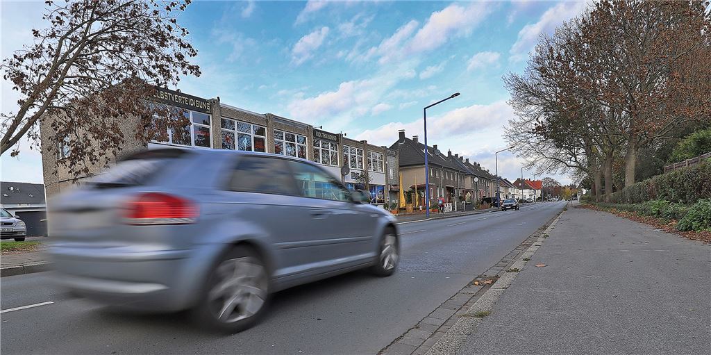 Hammer Straße entwickelt sich offenbar zum neuen Raser-Treffpunkt Die Hammer Straße steht seit längerer Zeit in der Kritik: Anwohner klagen vor allem immer wieder über Verkehrslärm. Dies ist jetzt wohl offenbar nachts der Fall.
