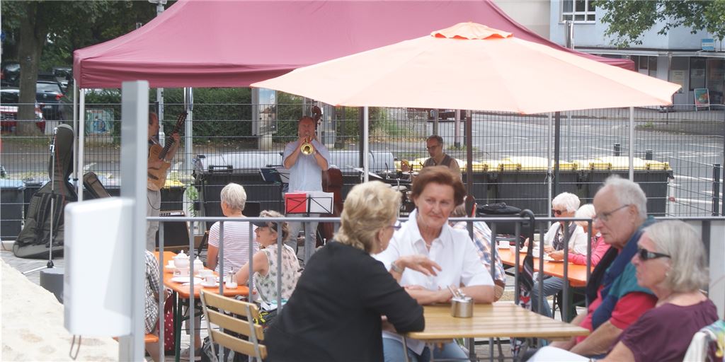 Politik könnte Unnas Wirten erneut die Gebühren für Außengastronomie erlassen Draußen sitzen und gemütlich essen und trinken: Dafür erhebt die Stadt Unna eine sogenannte „Sondernutzungsgebühr“, wenn Tische und Stühle im öffentlichen Raum stehen. 2020 wurde sie den Gastronomen für die Zeit des Lockdowns erlassen.