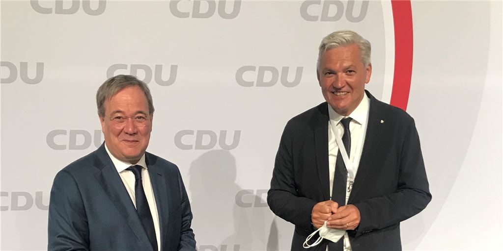 CDU-Kandidat Hubert Hüppe: Ist Listenplatz 21 wirklich „hervorragend“? Hubert Hüppe mit CDU-Chef und -Kanzlerkandidat Armin Laschet bei der Aufstellung der Landesliste zur Bundestagswahl in Düsseldorf.
