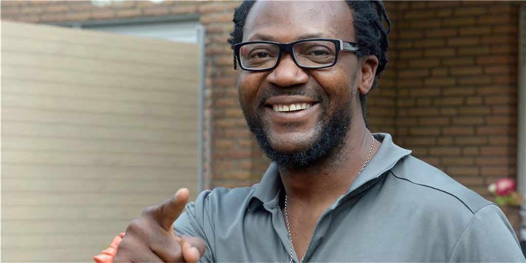Reggae-Sänger Toni Tuklan unterstützt Werner Verein in der Jugendabteilung Reggae-Sänger Toni Tuklan unterstützt Werner Verein in der Jugendabteilung