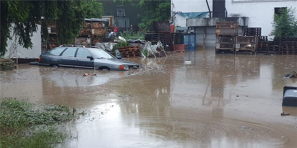 Hochwasser hält Unna-Massen bis in die Nacht in Atem Hochwasser hält Unna-Massen bis in die Nacht in Atem
