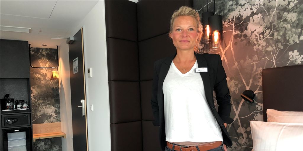 „Wir sind eine aussterbende Art“ – Neustart macht Hotel große Probleme Katja Kortmann ist Direktorin des Familienhotels Esplanade am Burgwall in Dortmund. Noch bleiben viele Zimmer leer, aber die 36-Jährige ist optimistisch und setzt auf Qualität, neue Trends und neue Ideen.