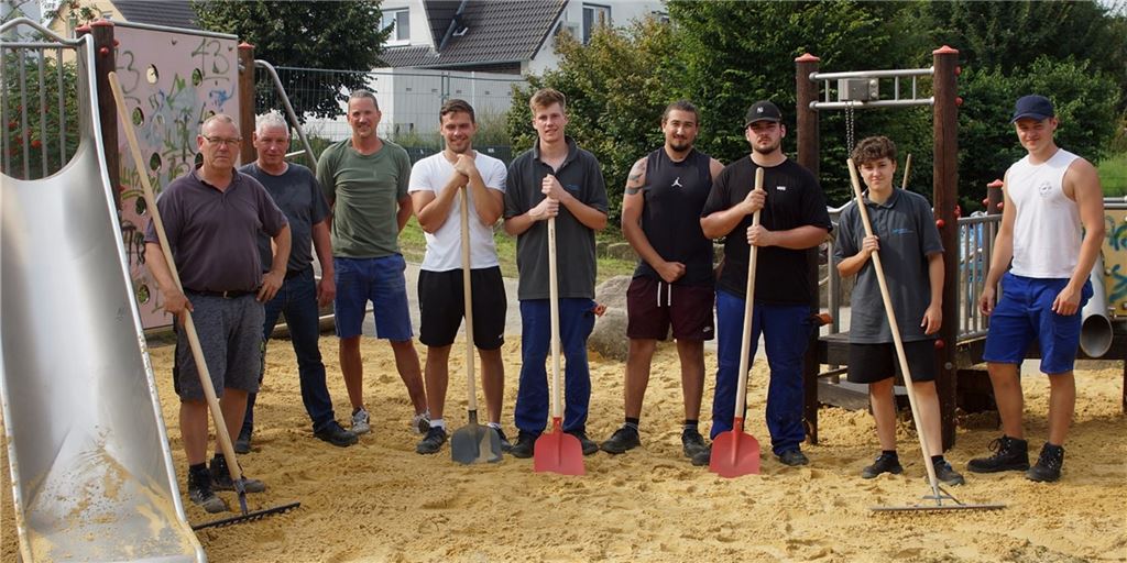 Unnaer Unternehmen saniert Massener Spielplatz nach Überflutung Unnaer Unternehmen saniert Massener Spielplatz nach Überflutung