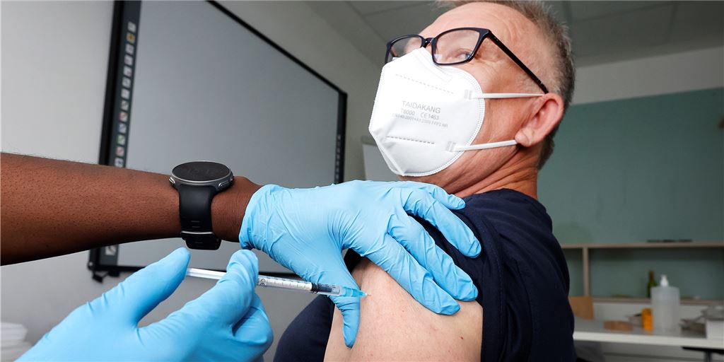 Ohne Warteschlange zur Corona-Schutzimpfung in Kamen Das Freizeitzentrum Lüner Höhe hat zum zweiten Mal seit Juli Besuch vom mobilen Impfteam des Kreisgesundheitsamts bekommen.