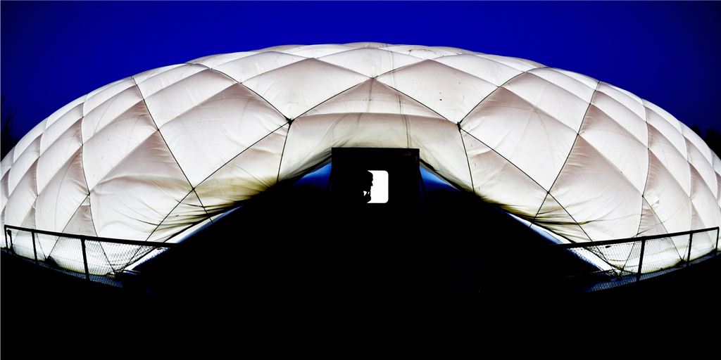 „Aufblasbare“ Eishalle wäre fast so teuer wie ein normaler Neubau Groß war die Hoffnung, die der KJEC mit seinem Konzept einer Eissporthalle unter einem Tragluftdach erweckt hatte. Jetzt allerdings rechnet Unnas Stadtverwaltung vor, dass die Umsetzung doch kein Schnäppchen verspricht.