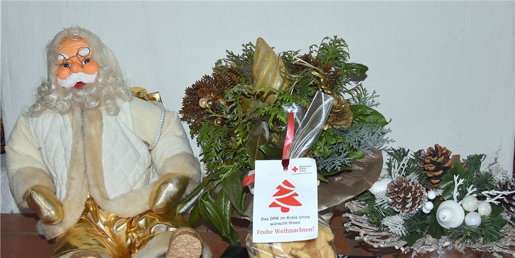 Leckere „Rotkreuzchen-Kekse“ unterstützen Fröndenberger Ehrenamtliche Gehören auf jeden adventlichen Kaffeetisch: die "Rotkreuzchen" vom DRK.