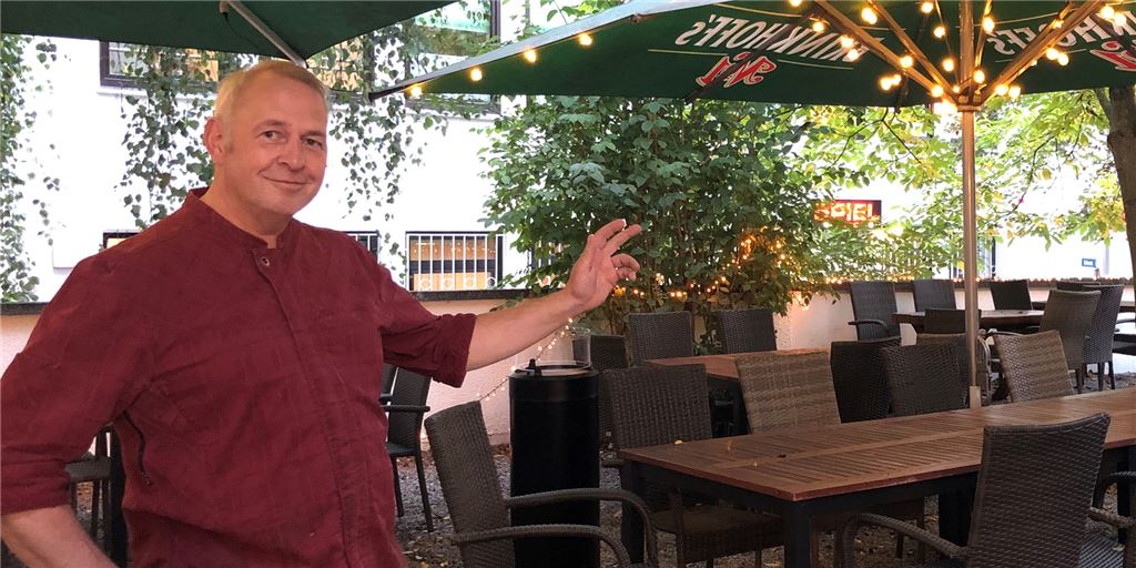 Gasthaus Agethen: Wirt Karl-Heinz Schürmann wechselt nach Fröndenberg Karl-Heinz Schürmann im Biergarten des Gasthauses Agethen. Sieben Jahre lang führte er das Traditionshaus in der Innenstadt von Unna.