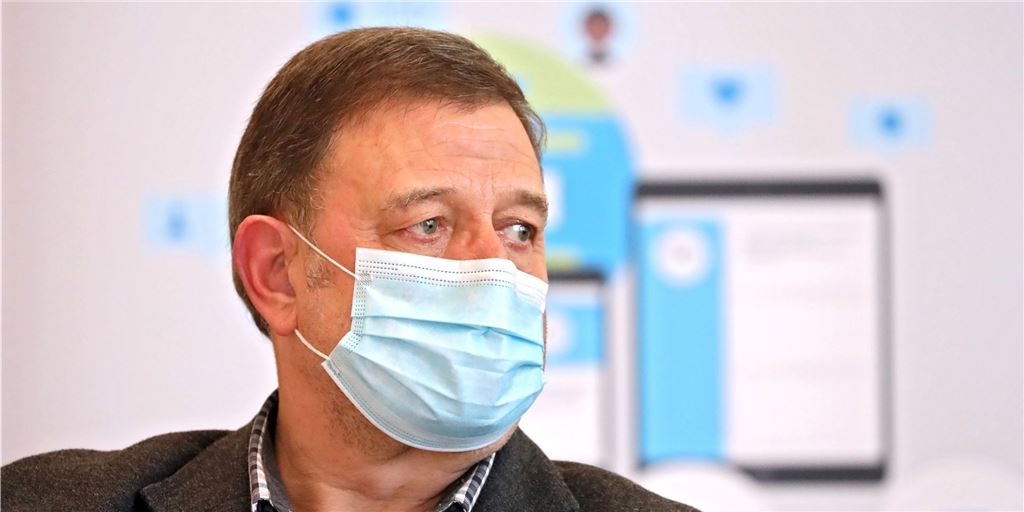 Corona-Chaos: Was tun, wenn sich das Gesundheitsamt nicht meldet? Josef Merfels leitet das Gesundheitsamt des Kreises Unna und informiert darüber, was Infizierte jetzt beachten müssen.