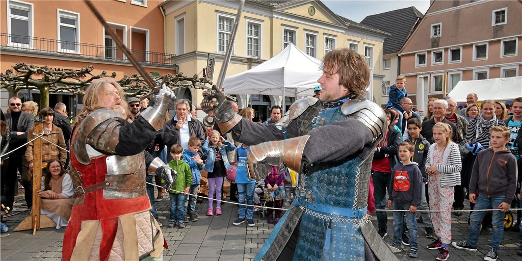 Ritter vertreiben Pandemie: Erster Westfalenmarkt in Unna seit 2019 Mund-Nasen-Schutz, das war in Unna einmal ein tief nach unten gezogener Ritterhelm. Dann kam Corona und Spektakel wie der Westfalenmarkt mussten zwei Jahre lang ausfallen. Für dieses Jahr ist eine Rückkehr in Vorbereitung.