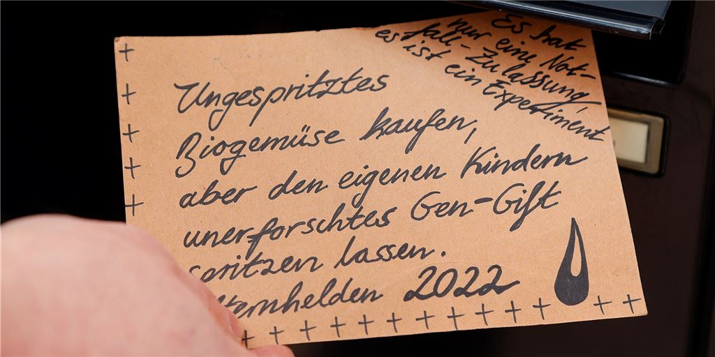 Kinder-Impfung: Impfgegner schüchtern Eltern per Postkarte ein Diese persönlich adressierte und handschriftlich verfasste Postkarte holte ein Grundschulkind aus Holzwickede aus dem Briefkasten der Familie.
