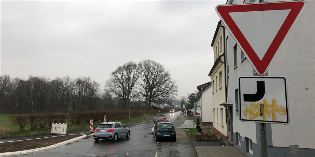 Stadt Unna beschildert Straßenumbau falsch - selbst Beigeordneter irritiert Stadt Unna beschildert Straßenumbau falsch - selbst Beigeordneter irritiert