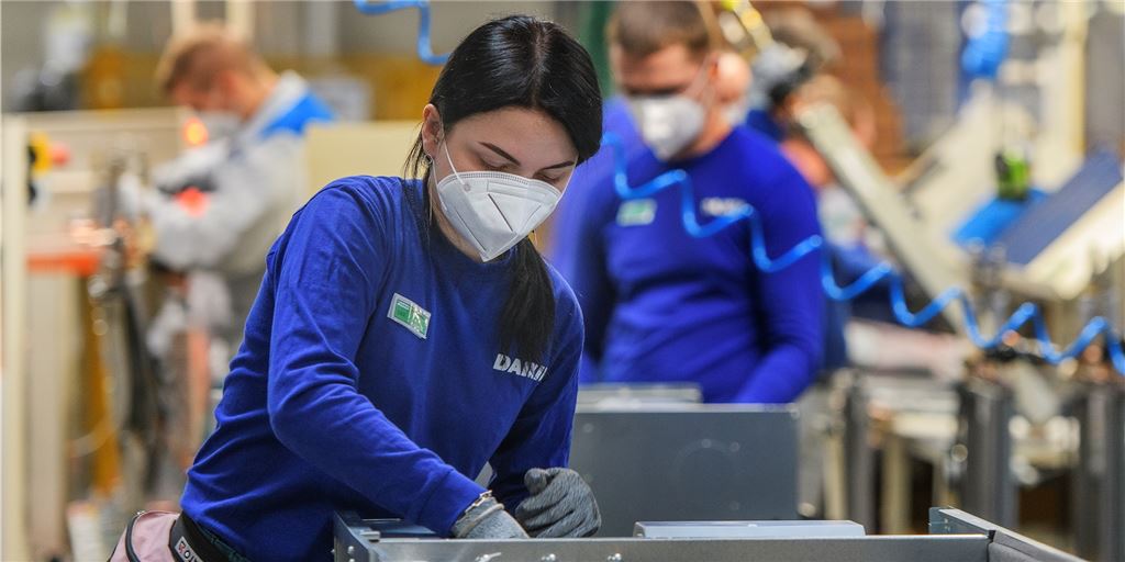 Corona am Arbeitsplatz: Darf der Chef in NRW auf 3G-Nachweis und Maskenpflicht bestehen? Corona am Arbeitsplatz: Darf der Chef in NRW auf 3G-Nachweis und Maskenpflicht bestehen?
