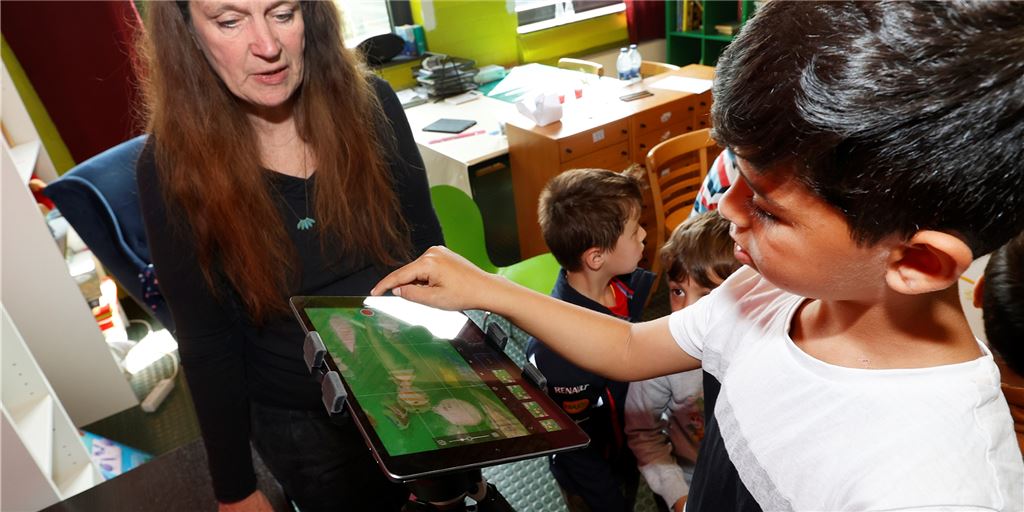 Aufholen nach Corona: „Kinder üben, die Nähe zueinander zu finden“ Die Schüler der Friedrich-Ebert-Grundschule schaffen bei den Kreativtagen im Freizeitzentrum der Lüner Höhe ihren eigenen Film. Die kleinen Workshops sollen die Kinder wieder näher zusammenbringen.