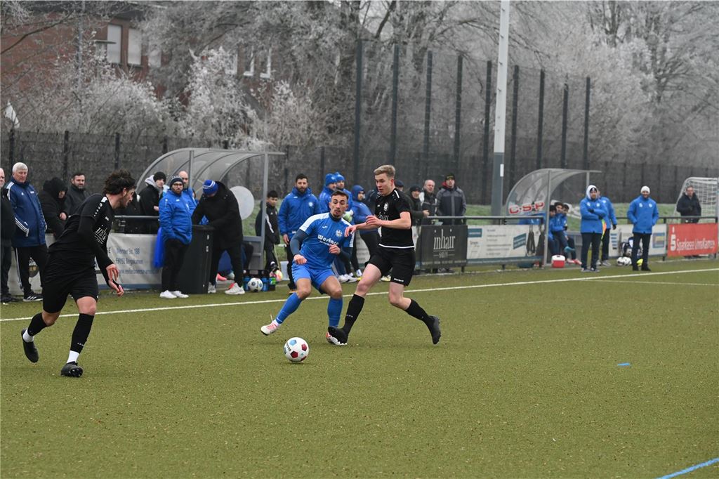 Nebel, Debüt und Spielabbruch