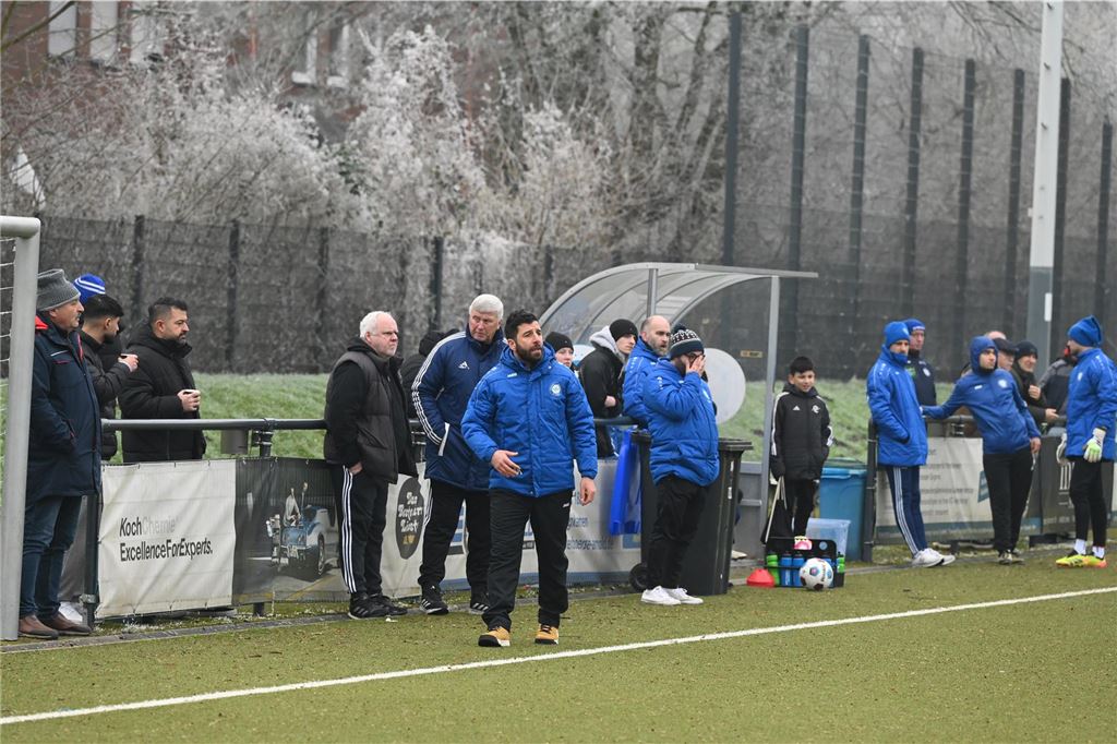 Nebel, Debüt und Spielabbruch