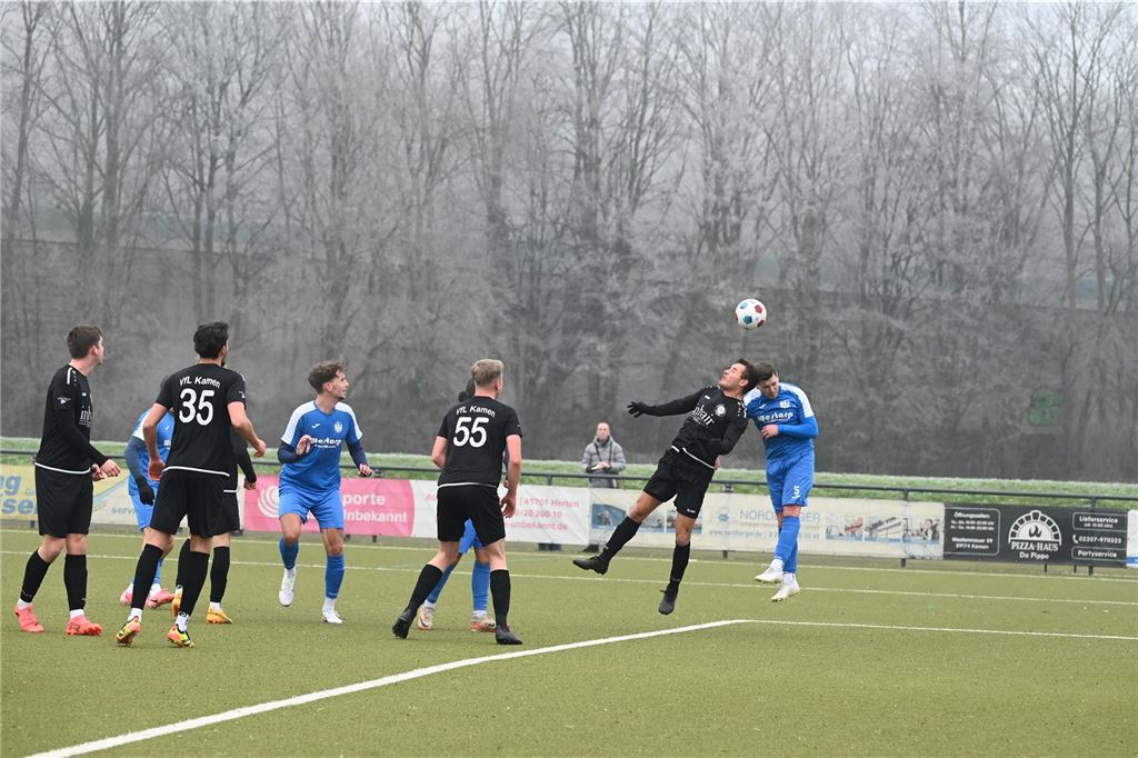 Nebel, Debüt und Spielabbruch