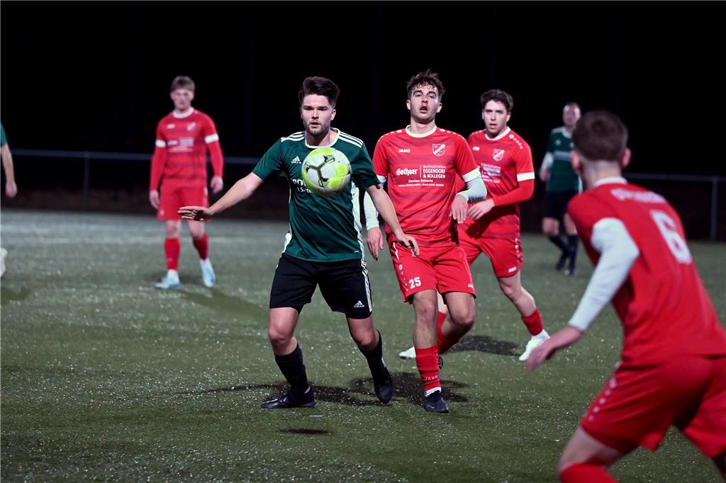 Viele Fotos: FC Overberge lässt Chancen liegen