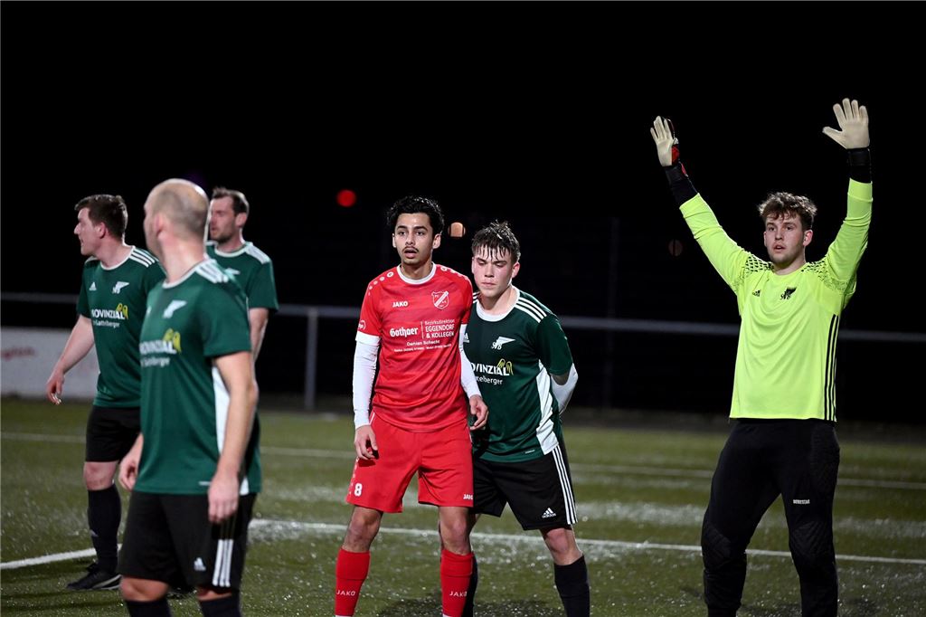 Viele Fotos: FC Overberge lässt Chancen liegen