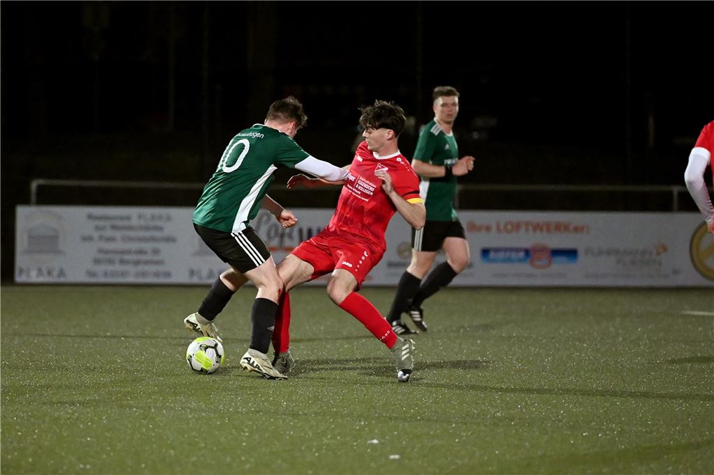 Viele Fotos: FC Overberge lässt Chancen liegen
