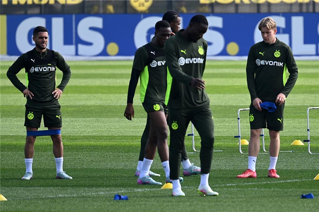 BVB-Training vor Barcelona-Rückspiel: Überraschender Motivationsbesuch – Stammspieler fehlt