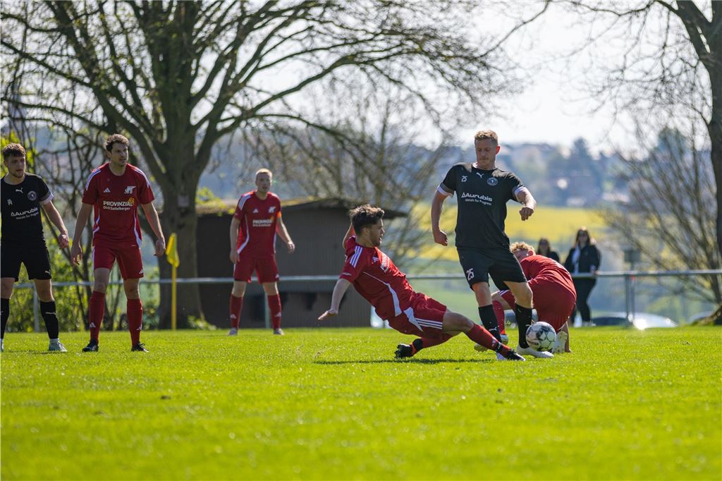 Westfalia Wethmar müht sich zum 2:1 in Bausenhagen: Viele Fotos vom Spiel