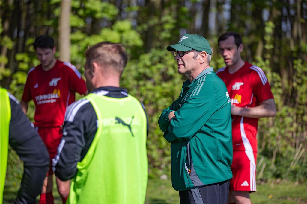 Westfalia Wethmar müht sich zum 2:1 in Bausenhagen: Viele Fotos vom Spiel