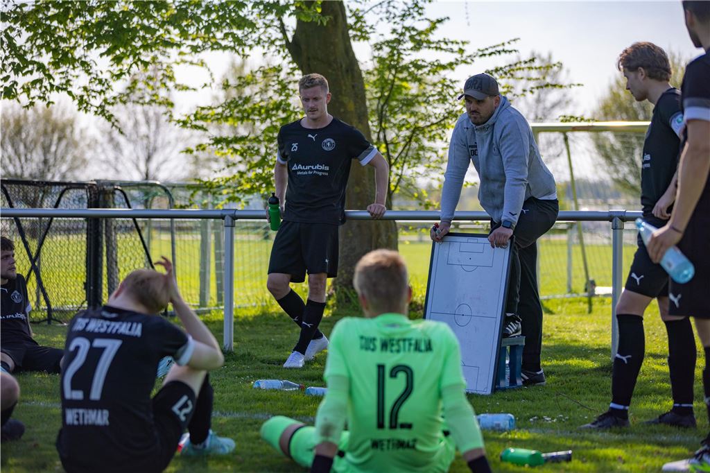Westfalia Wethmar müht sich zum 2:1 in Bausenhagen: Viele Fotos vom Spiel