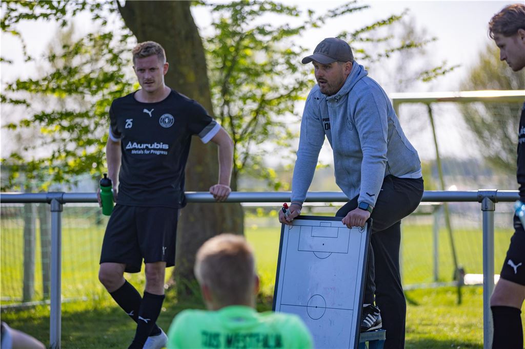 Westfalia Wethmar müht sich zum 2:1 in Bausenhagen: Viele Fotos vom Spiel
