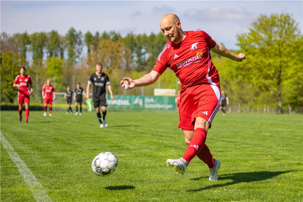 Westfalia Wethmar müht sich zum 2:1 in Bausenhagen: Viele Fotos vom Spiel