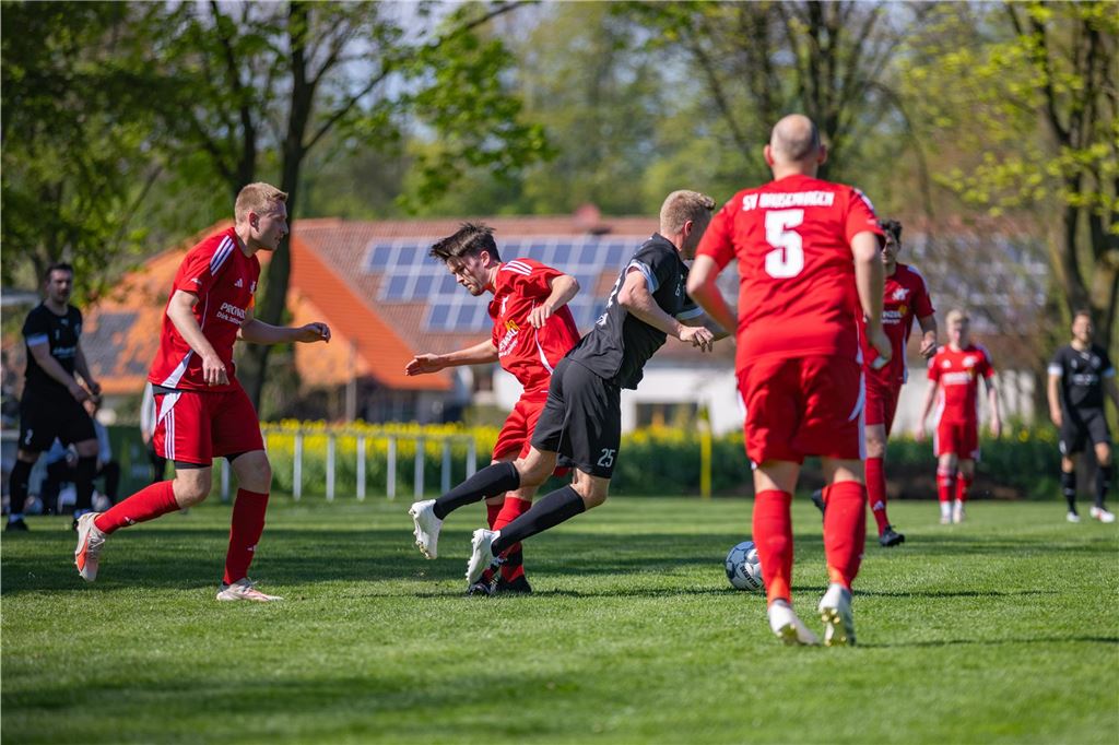 Westfalia Wethmar müht sich zum 2:1 in Bausenhagen: Viele Fotos vom Spiel