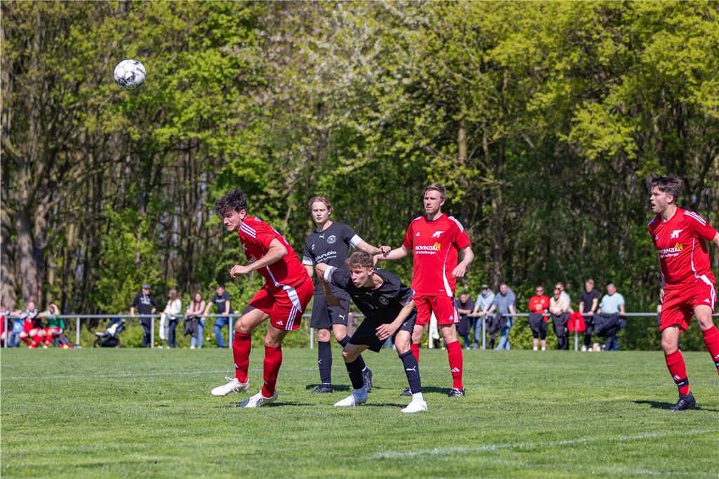 Westfalia Wethmar müht sich zum 2:1 in Bausenhagen: Viele Fotos vom Spiel