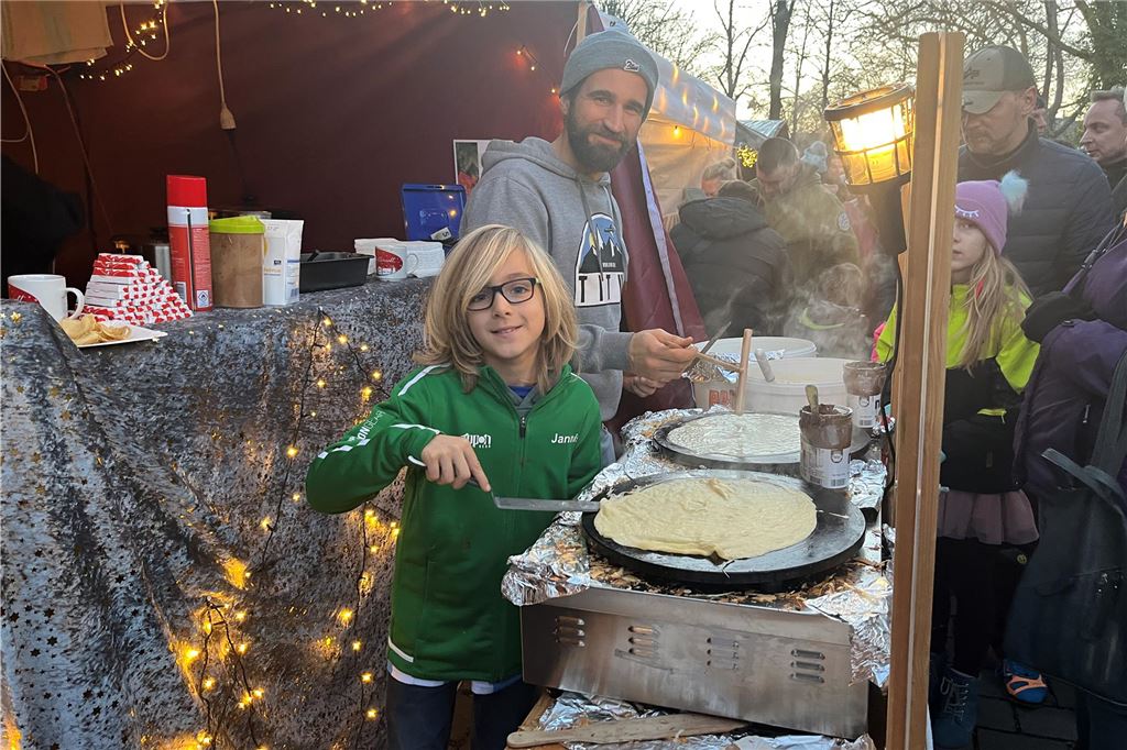 Viele Menschen besuchten den 36. Holzwickeder Weihnachtsmarkt.