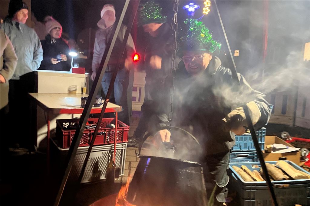 Viele Menschen besuchten den 36. Holzwickeder Weihnachtsmarkt.