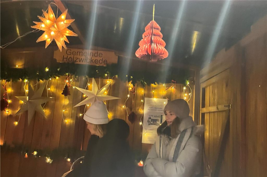 Viele Menschen besuchten den 36. Holzwickeder Weihnachtsmarkt.