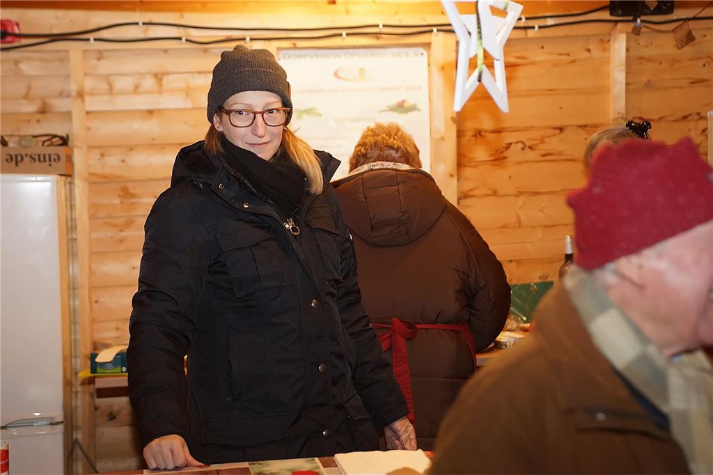 Viele Menschen besuchten den 36. Holzwickeder Weihnachtsmarkt.