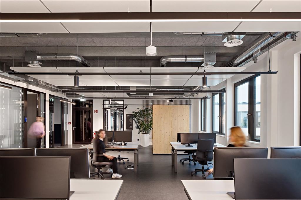 Zalando verlässt den Phoenix-See: „Dortmund bleibt wichtiger Standort“ Blick in die neue Bürowelt von Zalando im SKOffice an der B1. Für sich ganz speziell konnte der Onlinehändler hier moderne Bürostrukturen und -konzepte entwickeln. Hier arbeiten 120 Beschäftigte.