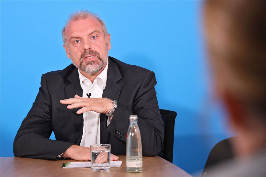Wigant bereit für Wiederwahl: Wie reagieren jetzt die Mitbewerber? Bürgermeister Dirk Wigant (CDU) tritt 2025 erneut zur Wahl an, um sich von den Wahlberechtigten die Zustimmung für eine zweite Amtszeit geben zu lassen.