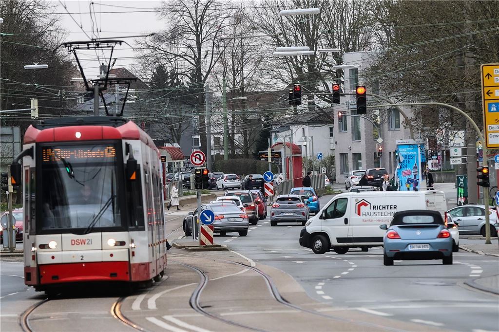 stadtenergie-Skandal beschert DSW21 „größte Krise seiner Geschichte“ Busse und Bahnen fahren immer tiefer in die roten Zahlen. Schon 2025 droht ein Minus in dreistelliger Millionenhöhe.
