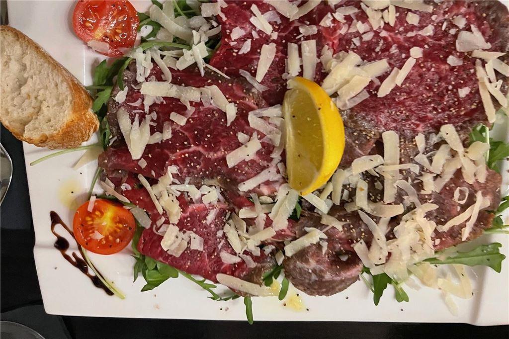 Zur Krone: Nerojan Kulasingham (33) bringt frischen Wind nach Wethmar Carpaccio vom Rind: Diese Vorspeise eröffnet das dreigängige Abendessen im neuen Lüner Restaurant Zur Krone.